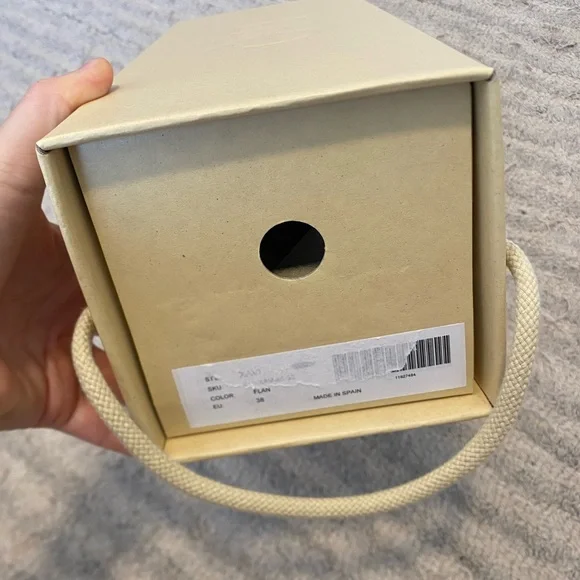 LOQ Xavi Block Heeled Sandals - Picture 5 of 5